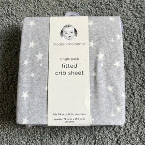 Fitted crib sheet unopened